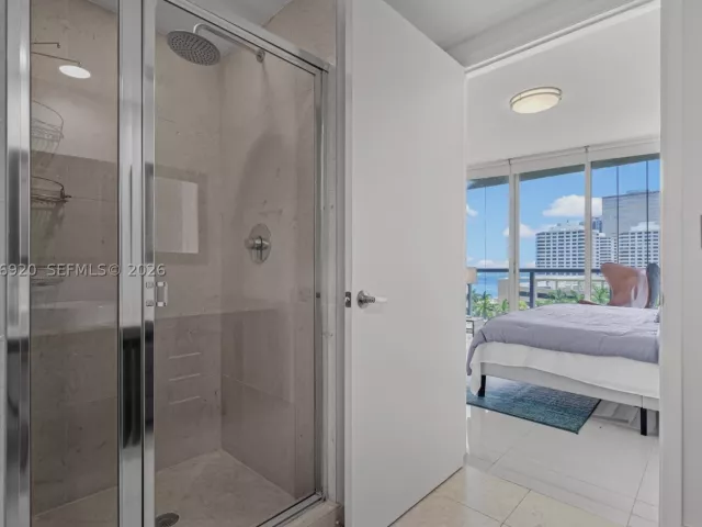 2-bedroom condo for sale in Miami - 495 Brickell Ave 905 - MondialRealty