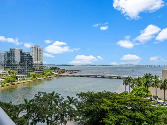 2-bedroom condo for sale in Miami - 495 Brickell Ave 905 - MondialRealty