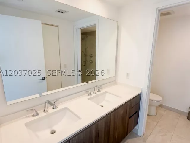 1-bedroom condo for rent in Miami - 488 NE 18th St 3102 - MondialRealty