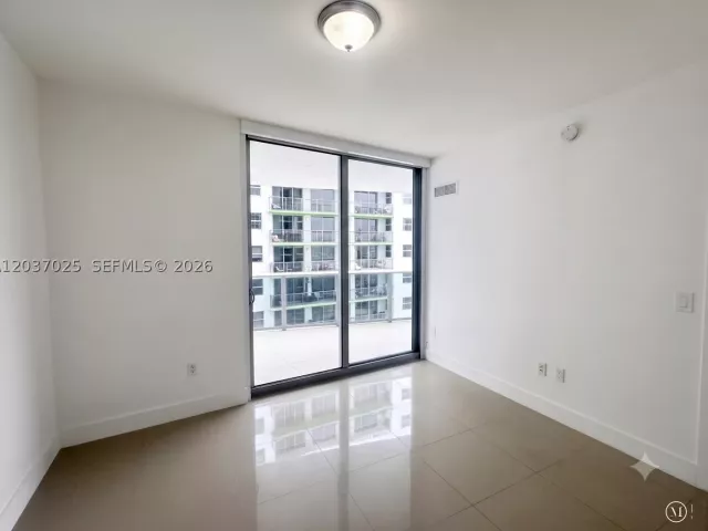 1-bedroom condo for rent in Miami - 488 NE 18th St 3102 - MondialRealty
