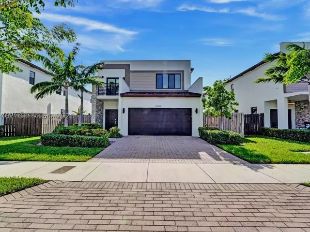 4-bedroom home for sale in Miami - 20900 NE 2nd Ct - MondialRealty