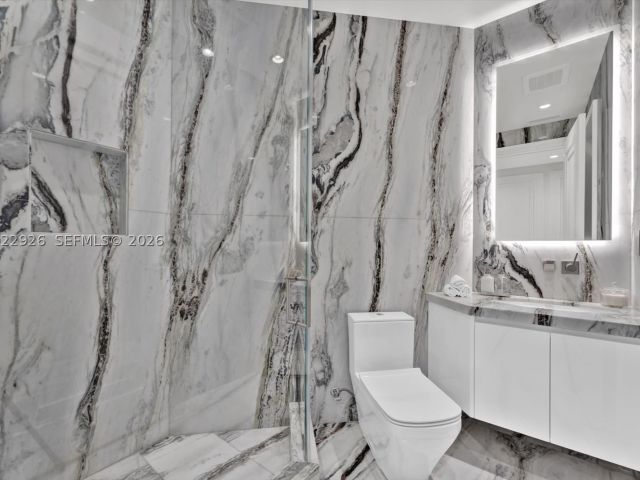 4-bedroom condo for sale in Sunny Isles Beach - 17901 Collins Ave 1801 - MondialRealty
