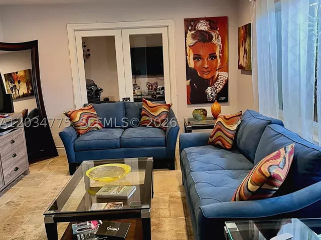 4-bedroom home for sale in Miami - 9624 SW 79th Ter - MondialRealty
