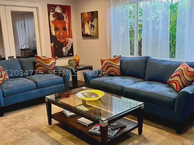 4-bedroom home for sale in Miami - 9624 SW 79th Ter - MondialRealty