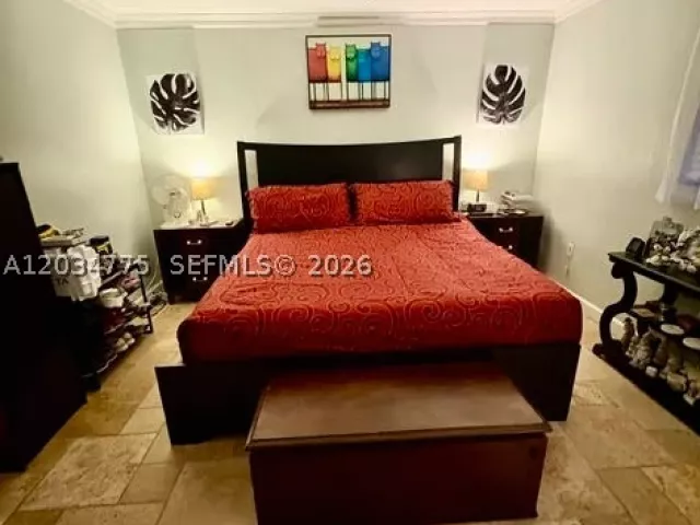 4-bedroom home for sale in Miami - 9624 SW 79th Ter - MondialRealty