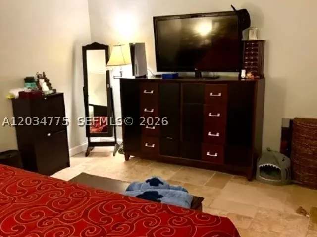 4-bedroom home for sale in Miami - 9624 SW 79th Ter - MondialRealty