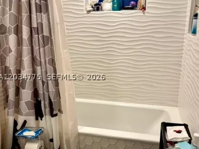 4-bedroom home for sale in Miami - 9624 SW 79th Ter - MondialRealty