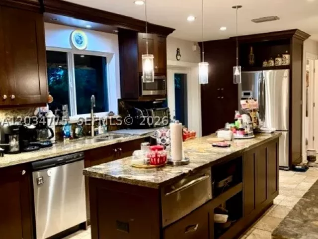 4-bedroom home for sale in Miami - 9624 SW 79th Ter - MondialRealty
