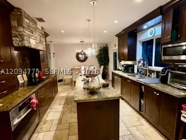 4-bedroom home for sale in Miami - 9624 SW 79th Ter - MondialRealty