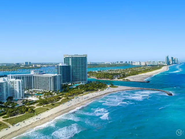 1-bedroom condo for rent in Bal Harbour - 10275 Collins Ave 807 - MondialRealty