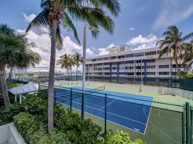 2-bedroom condo for sale in Miami Beach - 650 West Ave 2109 - MondialRealty