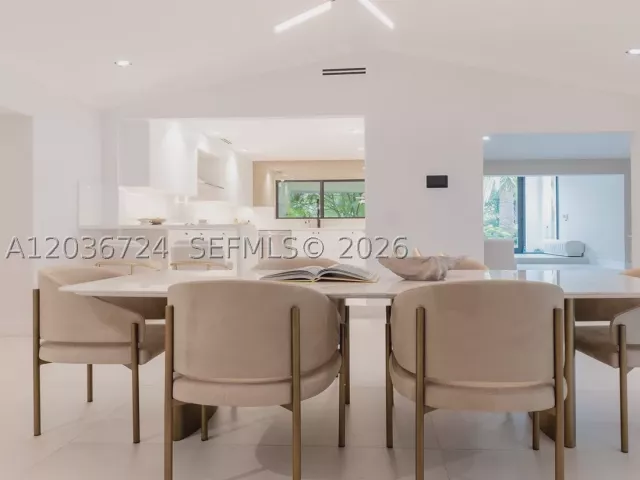 5-bedroom home for rent in Miami - 7300 SW 77th Ave - MondialRealty
