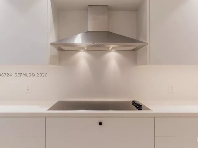 5-bedroom home for rent in Miami - 7300 SW 77th Ave - MondialRealty