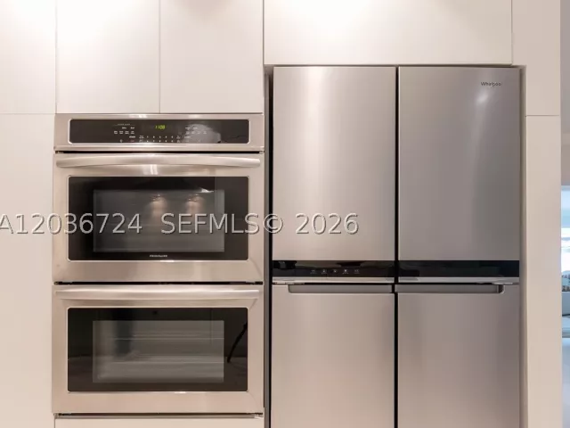 5-bedroom home for rent in Miami - 7300 SW 77th Ave - MondialRealty