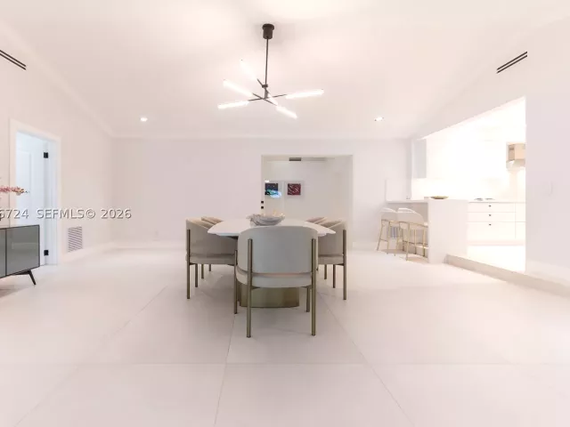 5-bedroom home for rent in Miami - 7300 SW 77th Ave - MondialRealty