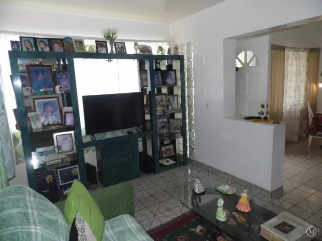 4-bedroom home for sale in West Palm Beach - 528 49th Street - MondialRealty