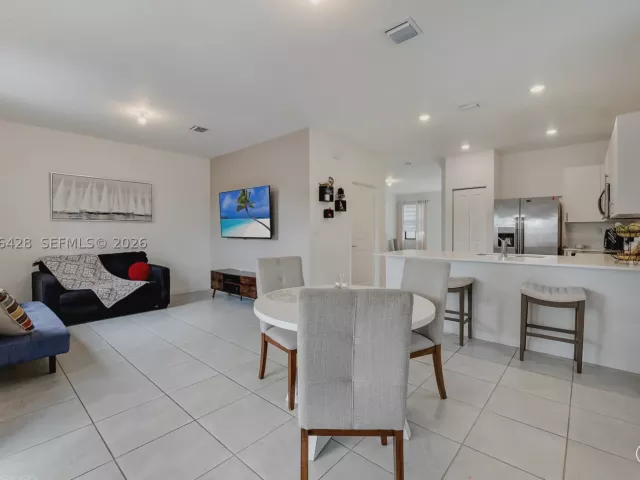 3-bedroom home for sale in Miami - 23105 SW 128th Pl - MondialRealty