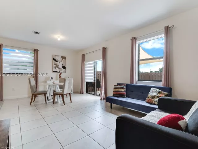3-bedroom home for sale in Miami - 23105 SW 128th Pl - MondialRealty