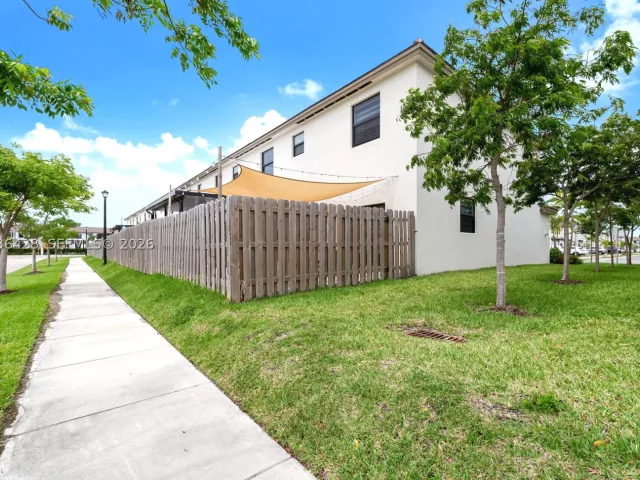 3-bedroom home for sale in Miami - 23105 SW 128th Pl - MondialRealty