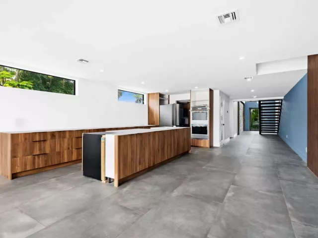 4-bedroom home for sale in Fort Lauderdale - 321 Hendricks Isle - MondialRealty