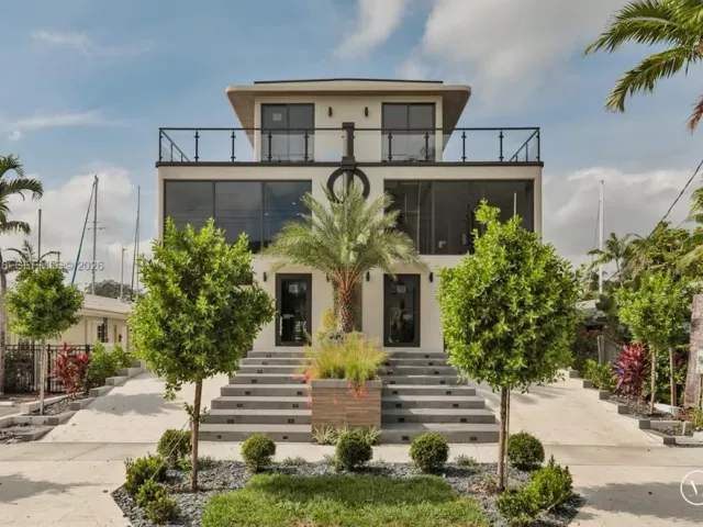 4-bedroom home for sale in Fort Lauderdale - 321 Hendricks Isle - MondialRealty