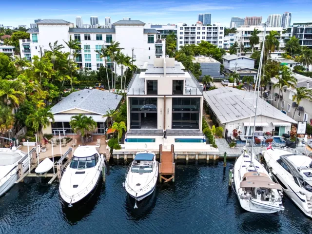 4-bedroom home for sale in Fort Lauderdale - 321 Hendricks Isle - MondialRealty