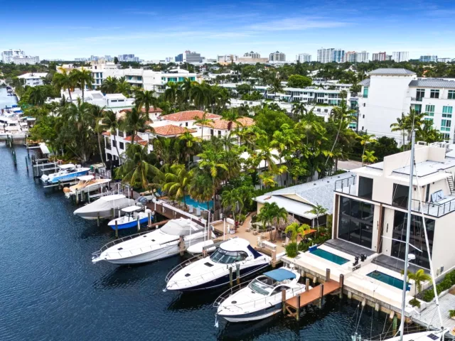 4-bedroom home for sale in Fort Lauderdale - 321 Hendricks Isle - MondialRealty