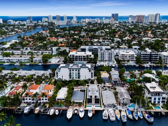 4-bedroom home for sale in Fort Lauderdale - 321 Hendricks Isle - MondialRealty