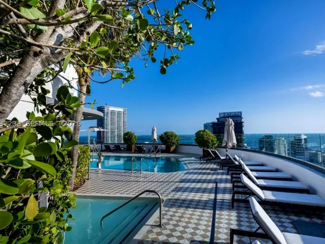 1-bedroom condo for rent in Miami - 801 S Miami Ave 2906 - MondialRealty