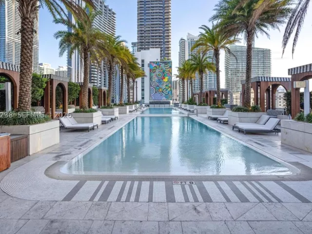 1-bedroom condo for rent in Miami - 801 S Miami Ave 2906 - MondialRealty