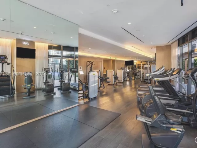 1-bedroom condo for rent in Miami - 801 S Miami Ave 2906 - MondialRealty