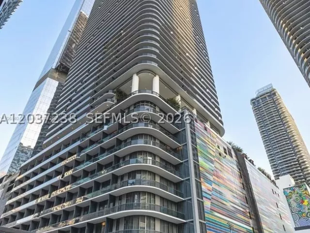 1-bedroom condo for rent in Miami - 801 S Miami Ave 2906 - MondialRealty