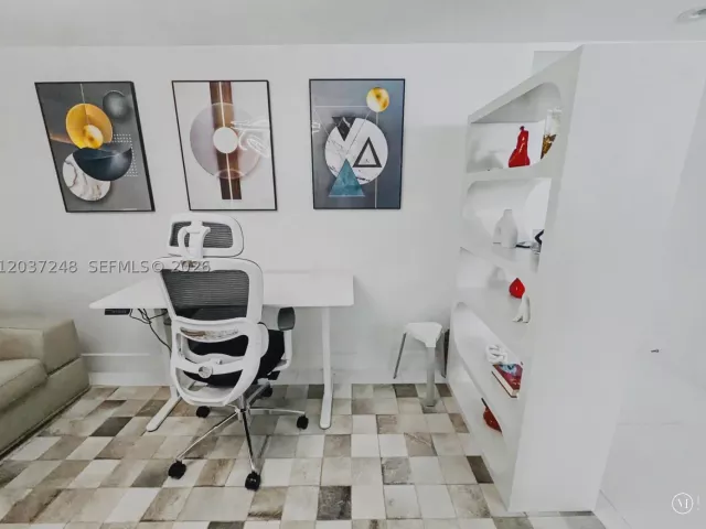 2-bedroom condo for rent in Miami - 465 Brickell Ave 1605 - MondialRealty