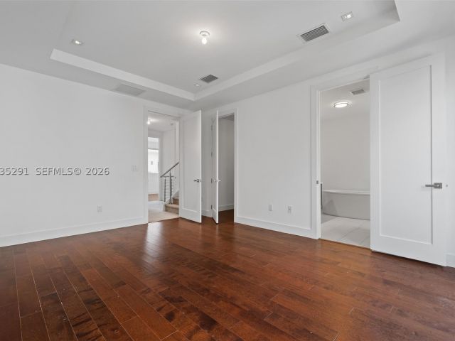 4-bedroom home for sale in Doral - 9161 NW 33rd St - MondialRealty
