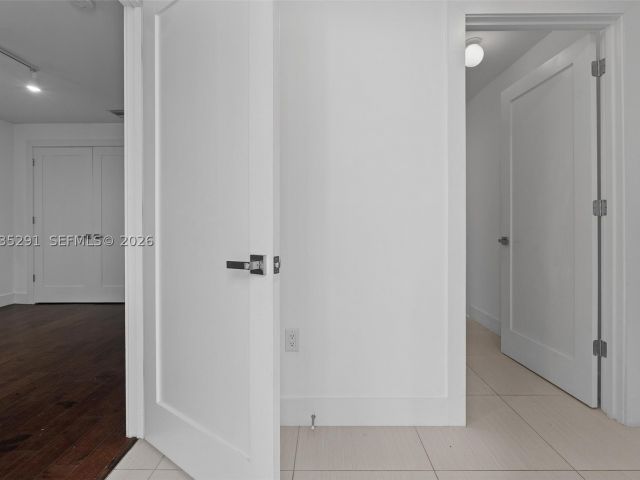 4-bedroom home for sale in Doral - 9161 NW 33rd St - MondialRealty