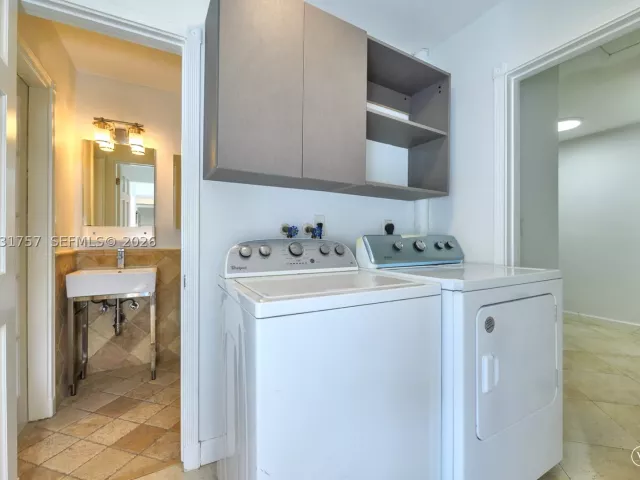 4-bedroom home for rent in Miami - 2120 NE 207th St - MondialRealty