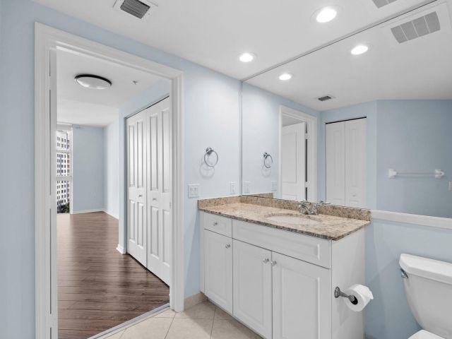2-bedroom condo for rent in Fort Lauderdale - 347 N New River Dr Drive 1110 - MondialRealty