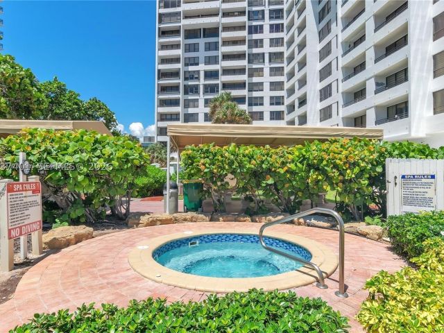 2-bedroom condo for rent in Hollywood - 3505 S Ocean Dr 208 - MondialRealty