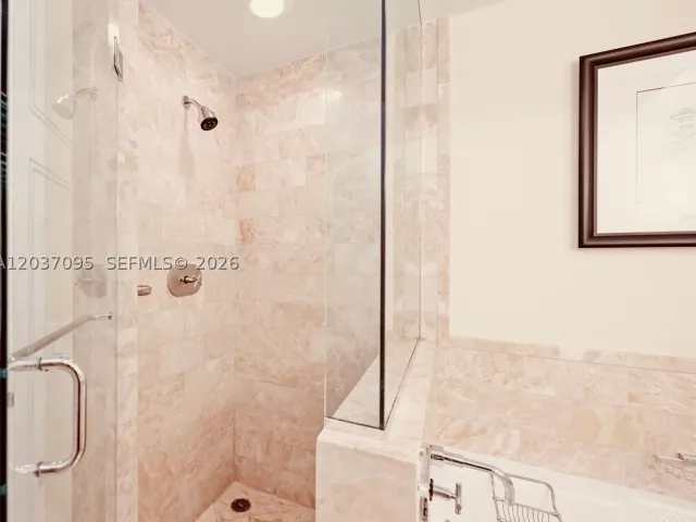 2-bedroom condo for sale in Miami - 1435 Brickell Ave 3412 - MondialRealty