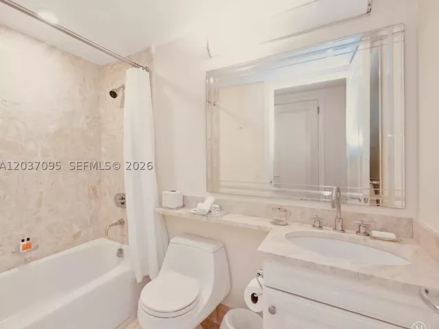 2-bedroom condo for sale in Miami - 1435 Brickell Ave 3412 - MondialRealty