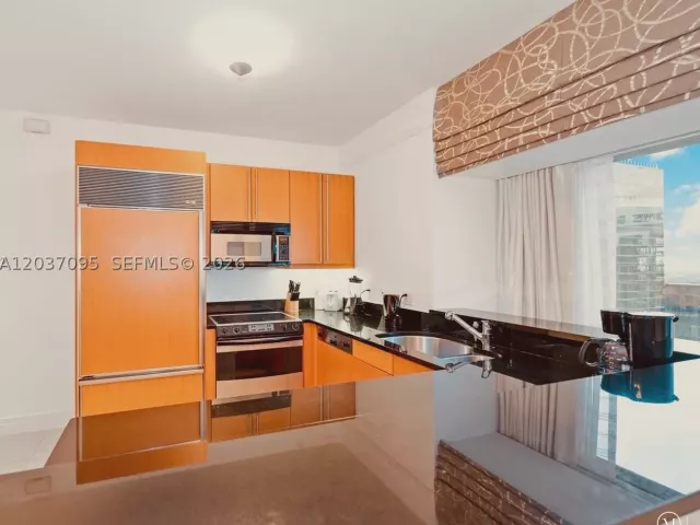 2-bedroom condo for sale in Miami - 1435 Brickell Ave 3412 - MondialRealty