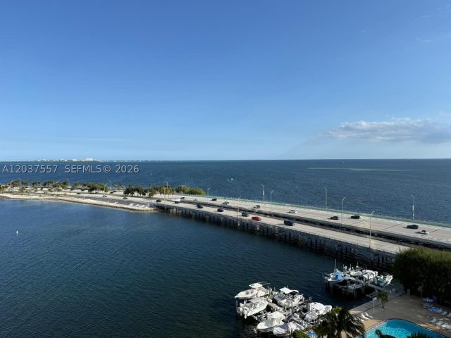 2-bedroom condo for rent in Miami - 175 SE 25th Rd 903 - MondialRealty