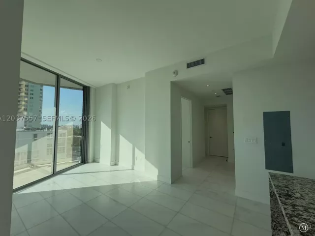 2-bedroom condo for rent in Miami - 175 SE 25th Rd 903 - MondialRealty