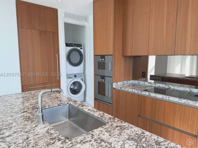 2-bedroom condo for rent in Miami - 175 SE 25th Rd 903 - MondialRealty