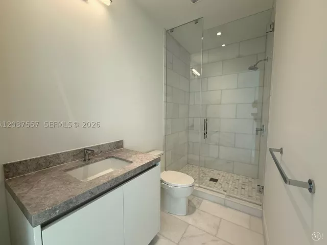 2-bedroom condo for rent in Miami - 175 SE 25th Rd 903 - MondialRealty