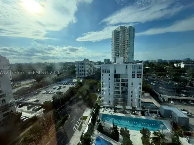 2-bedroom condo for rent in Miami - 175 SE 25th Rd 903 - MondialRealty