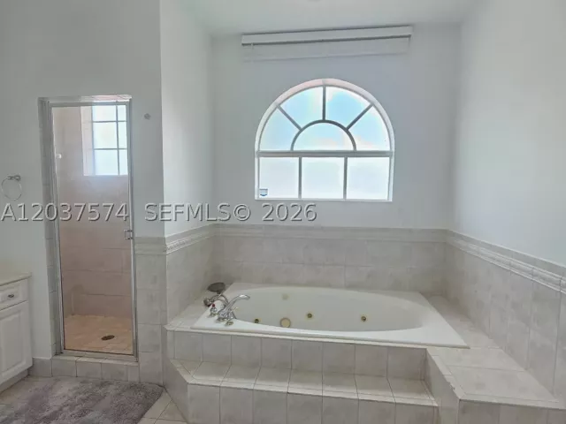 4-bedroom home for sale in Miami - 14291 SW 34th St - MondialRealty