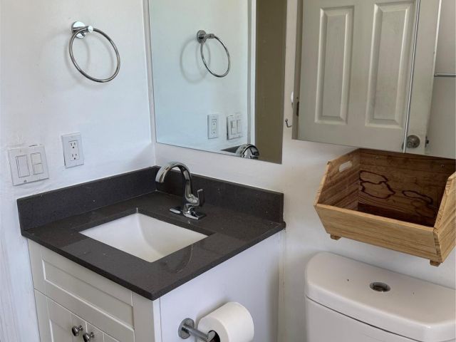 2-bedroom home for sale in Hollywood - 925 N 32nd Avenue - MondialRealty