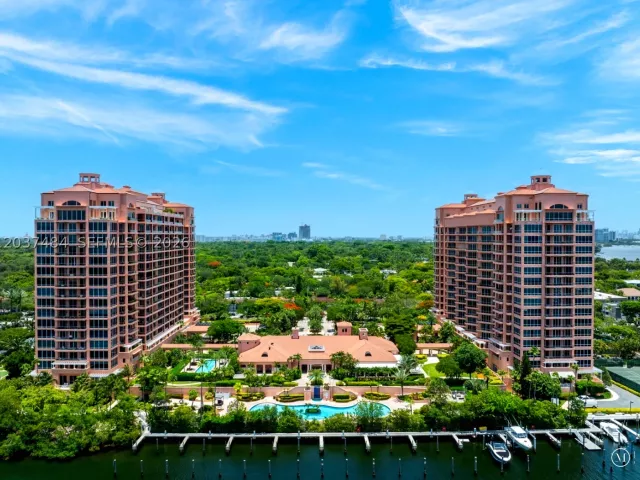 3-bedroom condo for rent in Coral Gables - 60 Edgewater Dr 11F - MondialRealty