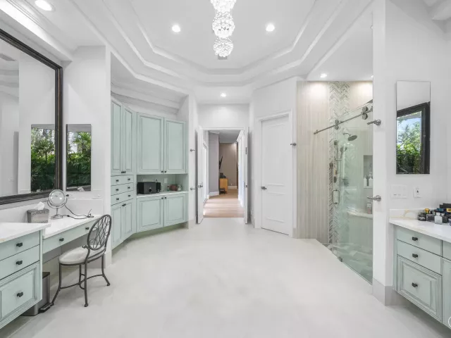 5-bedroom home for sale in Boca Raton - 6595 NW 32nd Terrace - MondialRealty
